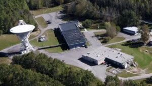 En gizli kararların verildiği bina yok pahasına satılıyor