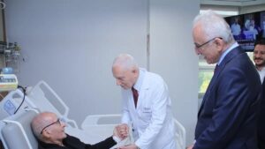 Eski CHP Genel Başkanı Hikmet Çetin taburcu edildi