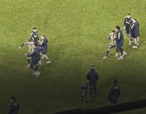 Fenerbahçe taraftarından Sebastian Szymanski’ye tepki