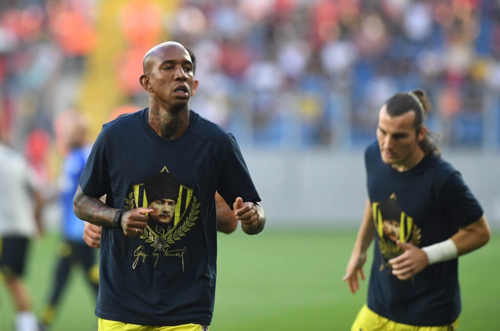 Fenerbahçe’de bir yolcu daha… Talisca ayrılıyor!