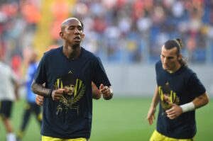 Fenerbahçe’de bir yolcu daha… Talisca ayrılıyor!