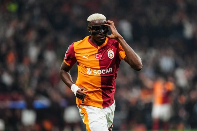 Galatasaray taraftarı isyanda! UEFA Osimhen’e yer vermedi