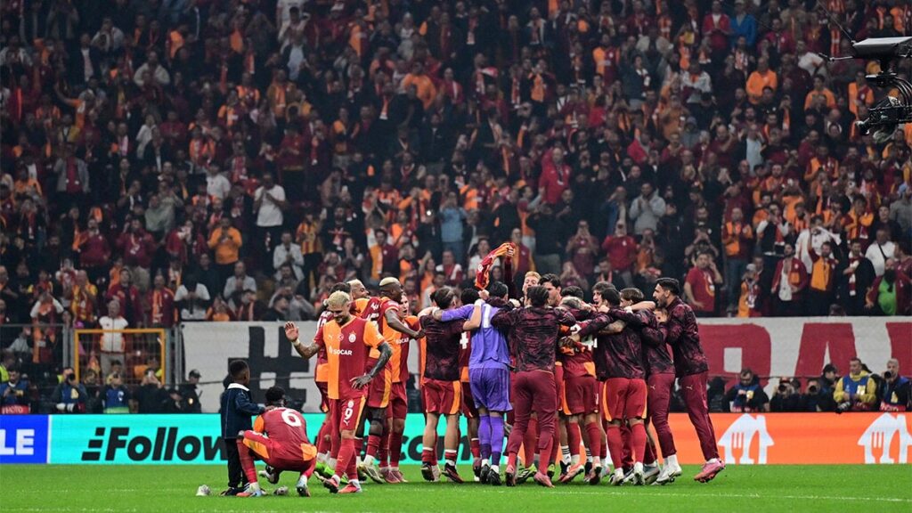 Galatasaray taraftarları Liverpool maçında İngilizleri şaşırttı: En gürültülü atmosfer