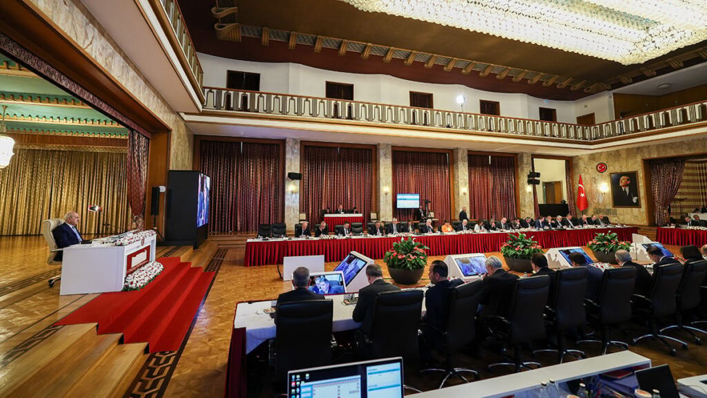 Komisyon İmralı’ya giderse 2 parti çekilecek!