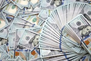 ABD’li banka açıkladı: Doları bekleyen 2 büyük risk var