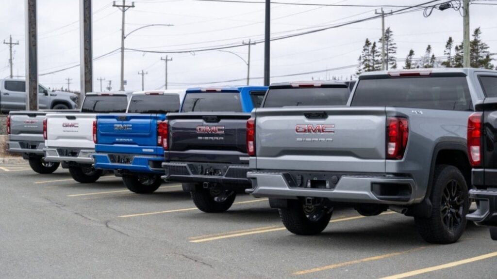 Otomotiv devi bir modelin üretimini durdurdu, işten çıkarmalara devam ediyor