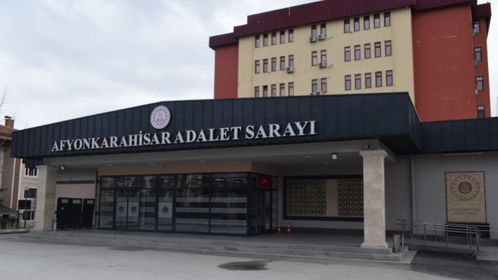 Sen misin AKP’lilerin işe alımını yazan! Gazetecilere yargı sopası!