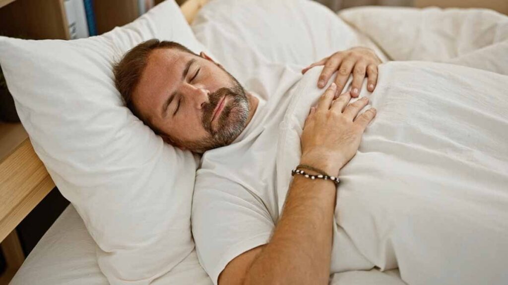 Sırt üstü yatarken bu belirtiyi fark ederseniz, hemen bir kardiyoloğa görünün