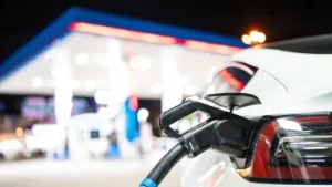 Türkiye’de 600’den fazla akaryakıt istasyonu bulunan petrol devi satışa çıkarıldı