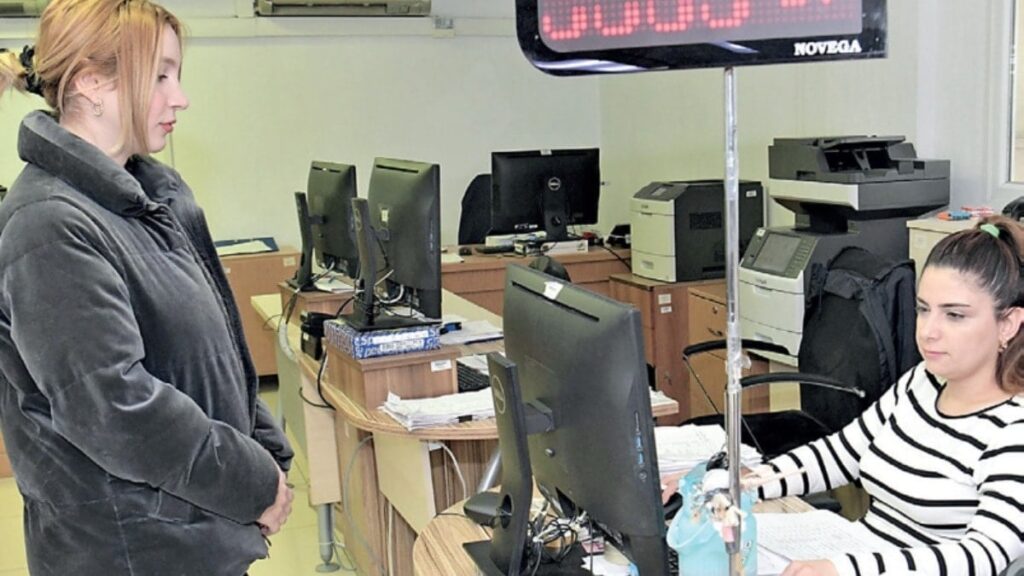 Vergi yükü vatandaşa, istisna tanıdığa