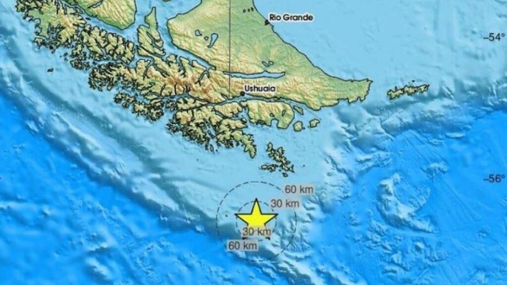 Yer delindi sandılar! 7.8’lik deprem dehşet yarattı