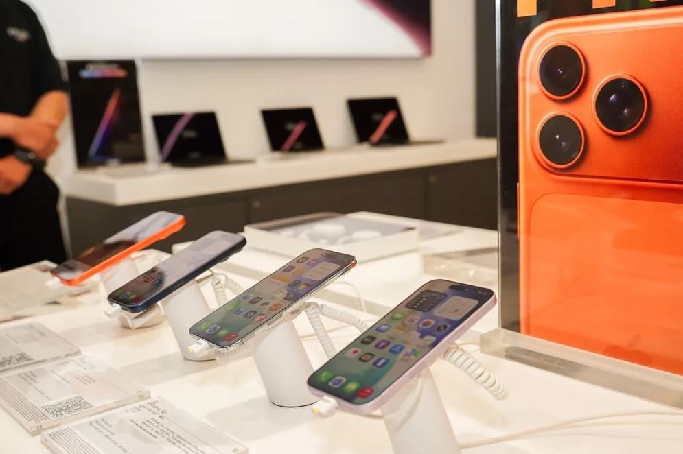 iPhone 17’ler renk değiştirmeye başladı! Aldıkları gibi çıkmadı