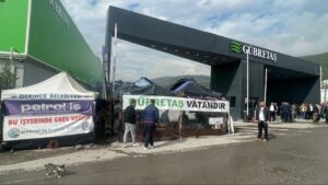 122 gündür direniyorlar: Gübretaş işçileri “Geçinemiyoruz” diyerek grevde kararlı