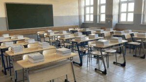 18 şehirde okullar apar topar uzaktan eğitime geçiyor: Salgın durdurulamıyor