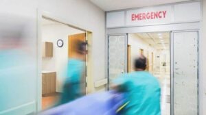 99 yaşındaki hastayı 64 saat acilde beklettiler