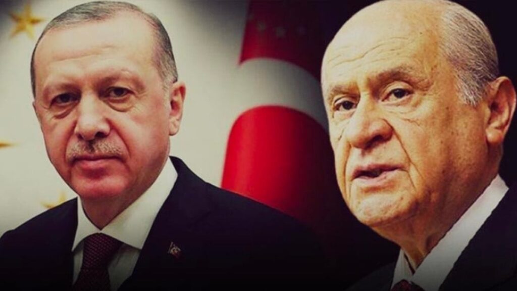 AKP’nin kurucu isminden çarpıcı yorum: “Bahçeli emrivaki yaptı, AKP MHP’yi kaybetmemek için ‘tamam’ dedi”