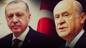 AKP’nin kurucu isminden çarpıcı yorum: “Bahçeli emrivaki yaptı, AKP MHP’yi kaybetmemek için ‘tamam’ dedi”