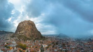 Afyonkarahisar Valiliği’nden yeni karar: Resmi açıklamadan önce konuşmak da yasaklandı