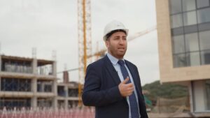 Çocukken bir odası bile yoktu… Yoksulluktan konut krallığına böyle ulaştı