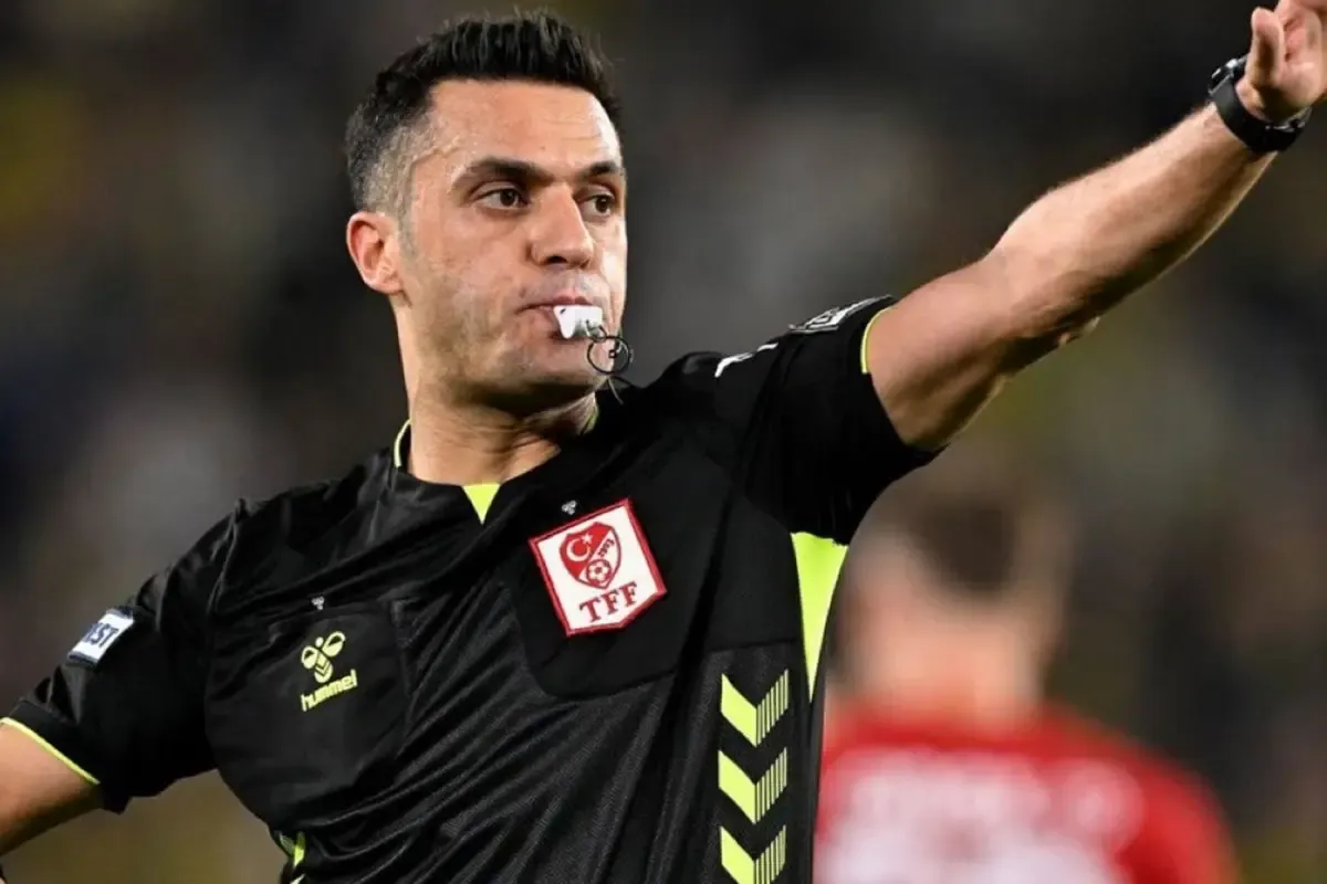 Derbinin hakemine tribünlerden soğuk duş