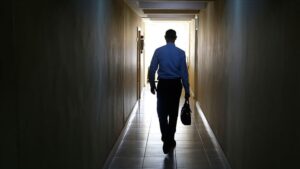 Dev banka binlerce çalışanını işten çıkarmaya hazırlanıyor