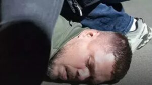 Fenerbahçe ve Beşiktaş’ta oynamıştı: Polis diziyle başına bastırıp gözaltına aldı