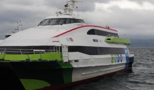 Fırtına deniz ulaşımını felç etti: