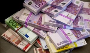 Gümrükte binlerce Euro’suna el konulmuştu! Mahkeme 13 yıl sonra geri ödenmesine karar verdi