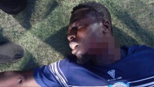 Nijerya’da dehşet: Taraftar futbolcunun boğazını kesti