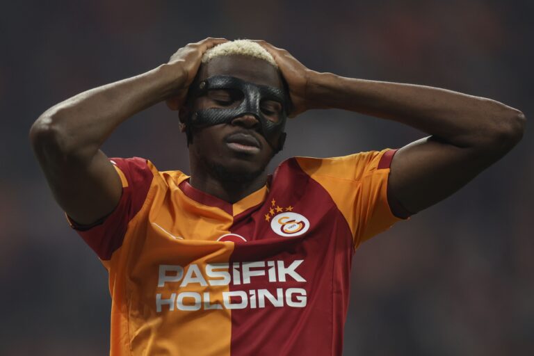 Osimhen’den Galatasaray’a kötü haber! Derbiye yetişecek mi?