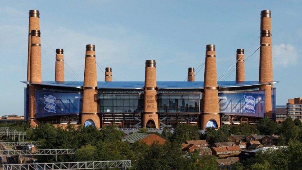 Sanayi bacalarını kullanarak 62 bin kişilik stadyum yapacaklar
