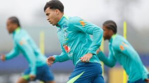 Şeytanın aklına gelmeyecek taktikle gol krallığına koşuyor