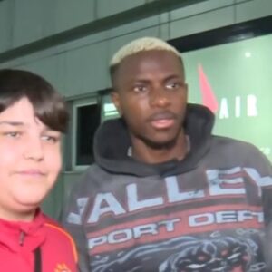 Victor Osimhen İstanbul’a geldi! Sakatlık açıklaması…
