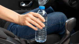 Arabasına koyduğu su şişesi 500 bin TL zarara soktu: Sakın bu hataya düşmeyin