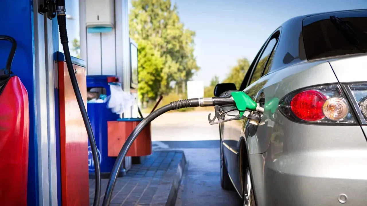 Başına geleceklerden habersiz nakit para ile ödedi hayatı kabusa döndü: 9 aydır otomobiline benzin alamıyor