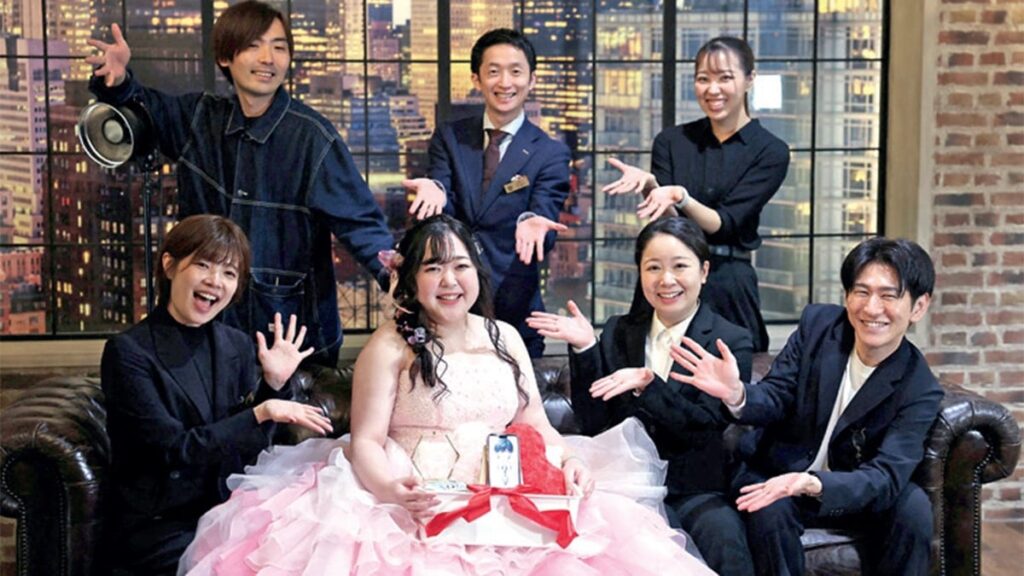 Bekarlığa yeni çözüm! Evlendiği kişi herkesi şaşırttı