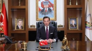 Belediye başkanının odasında dinleme cihazı bulundu