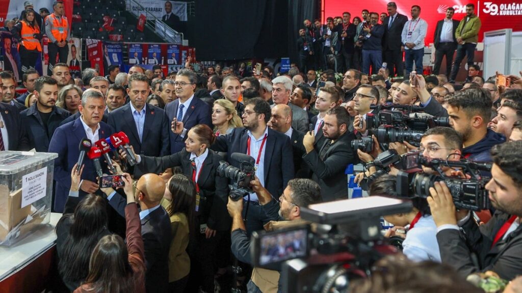 CHP’li Özer: Bu kadroların iktidar yolculuğunda yeni bir aşamaya taşıyacağına inanıyorum