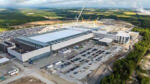 Dev fabrika seri üretime geçti! Günde on milyonlarca çip üretecek