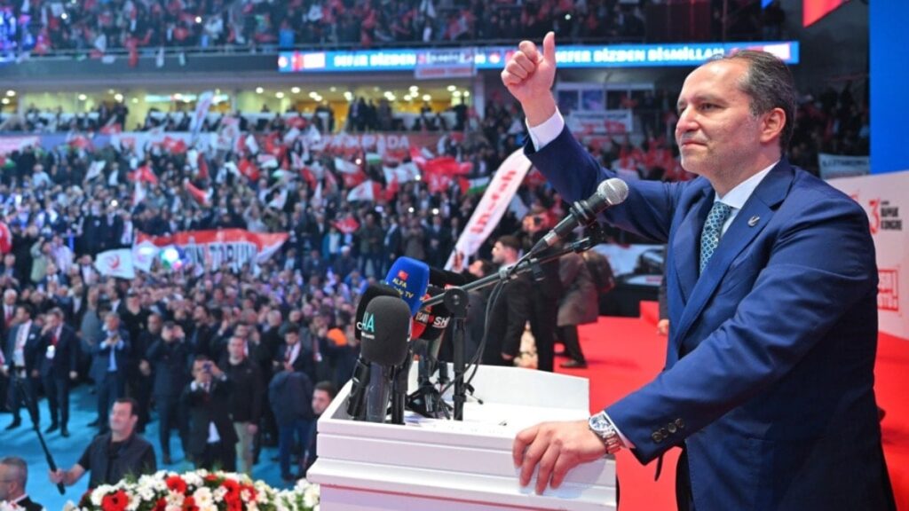 Erbakan kendine 18 danışman atadı