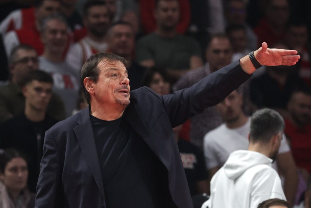Ergin Ataman’dan Fenerbahçelileri kızdıracak sözler: ’10 bin eğitimsiz…’