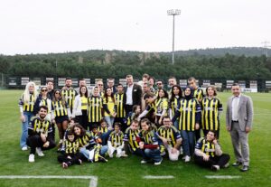 Fenerbahçe, idmanda özel çocukları ağırladı