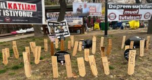 Halkın gücü geri adım attırdı