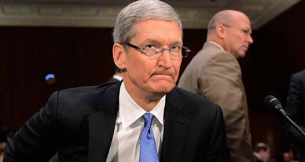 Hisse fiyatlarında yaşanan sert düşüşü fırsat gördü, Apple CEO’su ünlü markadan ‘milyon dolarlık” alım yaptı