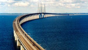 İki ülkeyi birbirine bağlayan 193 milyar TL’lik köprü: Geçiş bedeli 2.900 TL