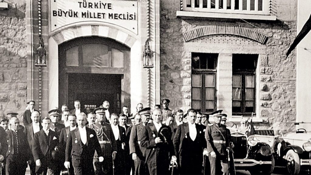 MEB şimdi de TBMM’den Türkiye kelimesini sildi