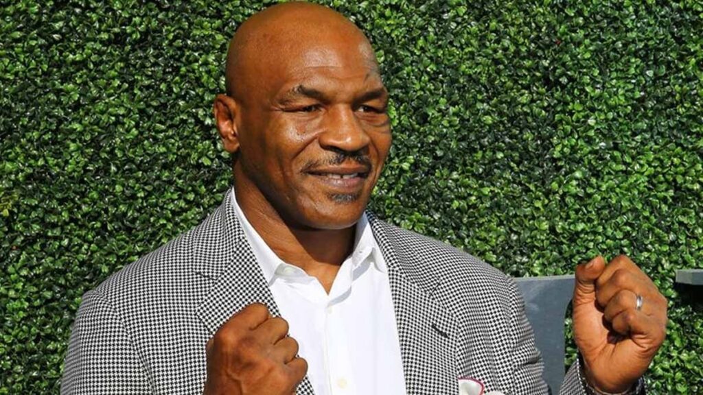 Mike Tyson, Mayweather’la yapacağı maçın tarihini açıkladı