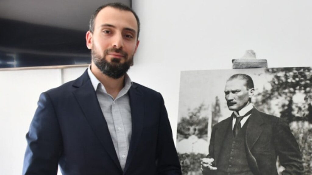 Mülakatta önü kesilen şampiyon hukukçu