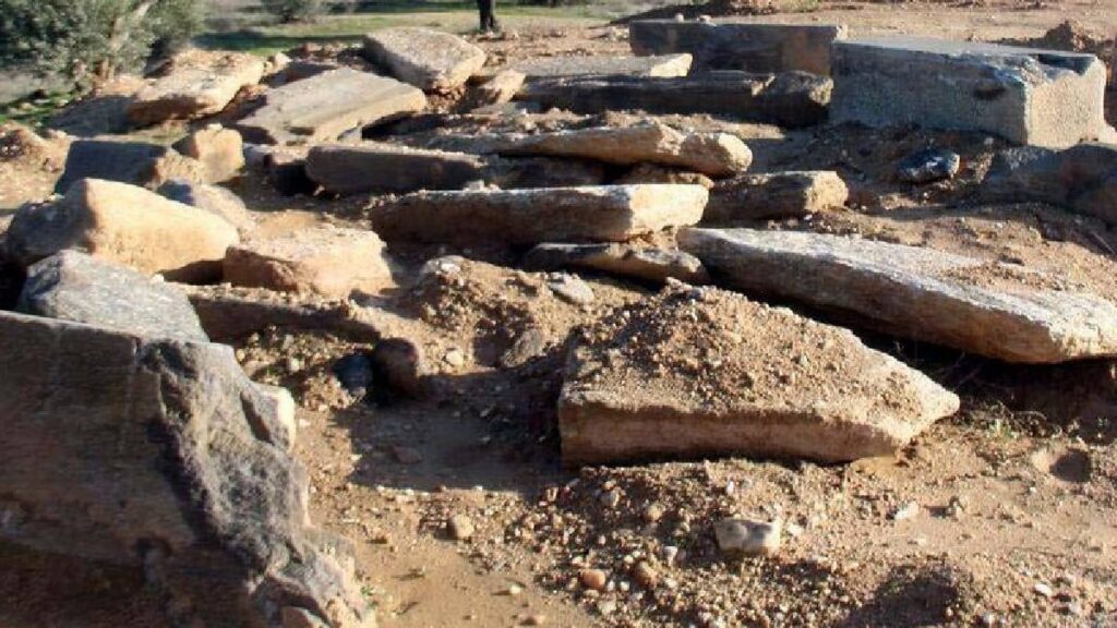 Orta Çağ’dan kalma hazine bulundu: Hepsi servet değerinde