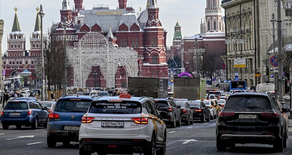 Rusya’da otomotiv tesisleri yeniden devrede: Tüm fabrikalar yaza kadar üretime geçecek